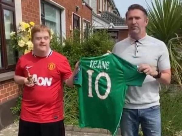 Athlete Philip Walsh with Robbie Keane