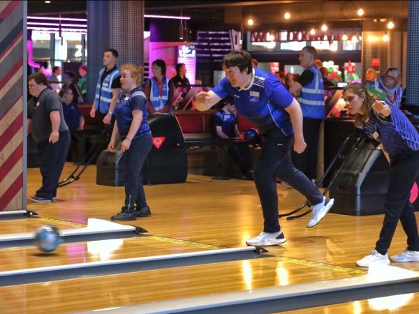 ulster bowling 2.jpg