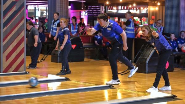 ulster bowling 2.jpg